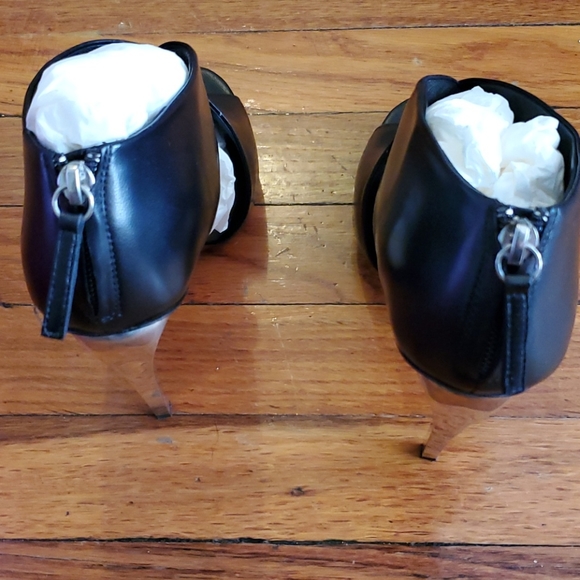 BNIB never worn Giuseppe Zanotti black sandal - Picture 4 of 9